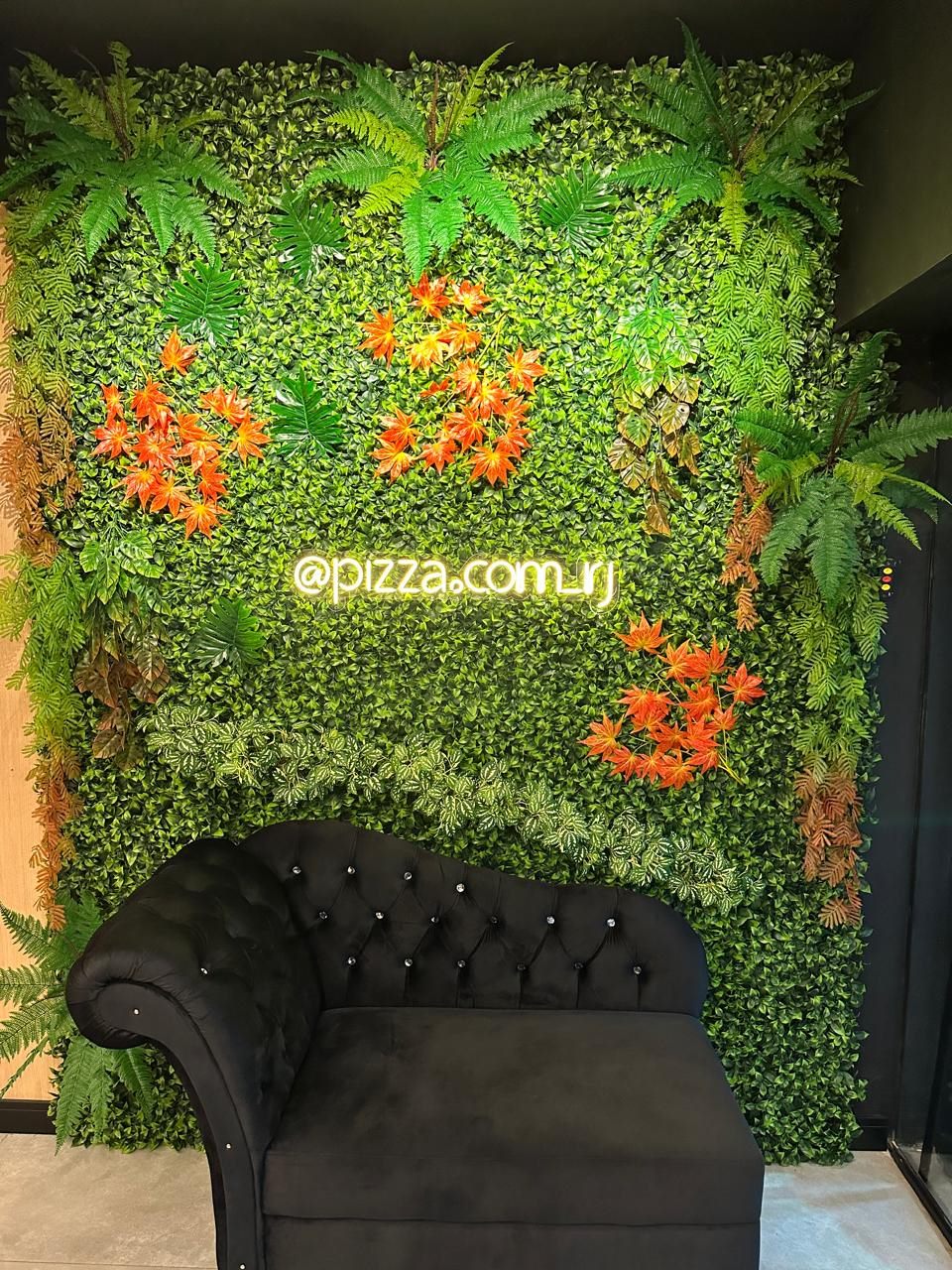 Jardim vertical e lounge em ponto comercial